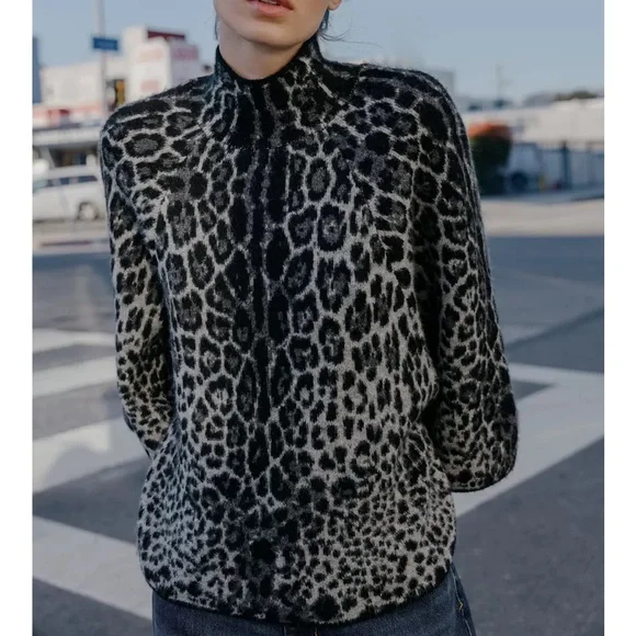 Zara NWT gray black snake skin print 3/4 sleeve wide sleeve knit sweater jumper - Picture 6 of 14